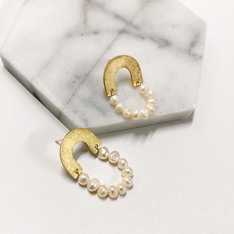 Circle Arch Brass Gold Earrings With Pearl - Slow Living Lifestyle